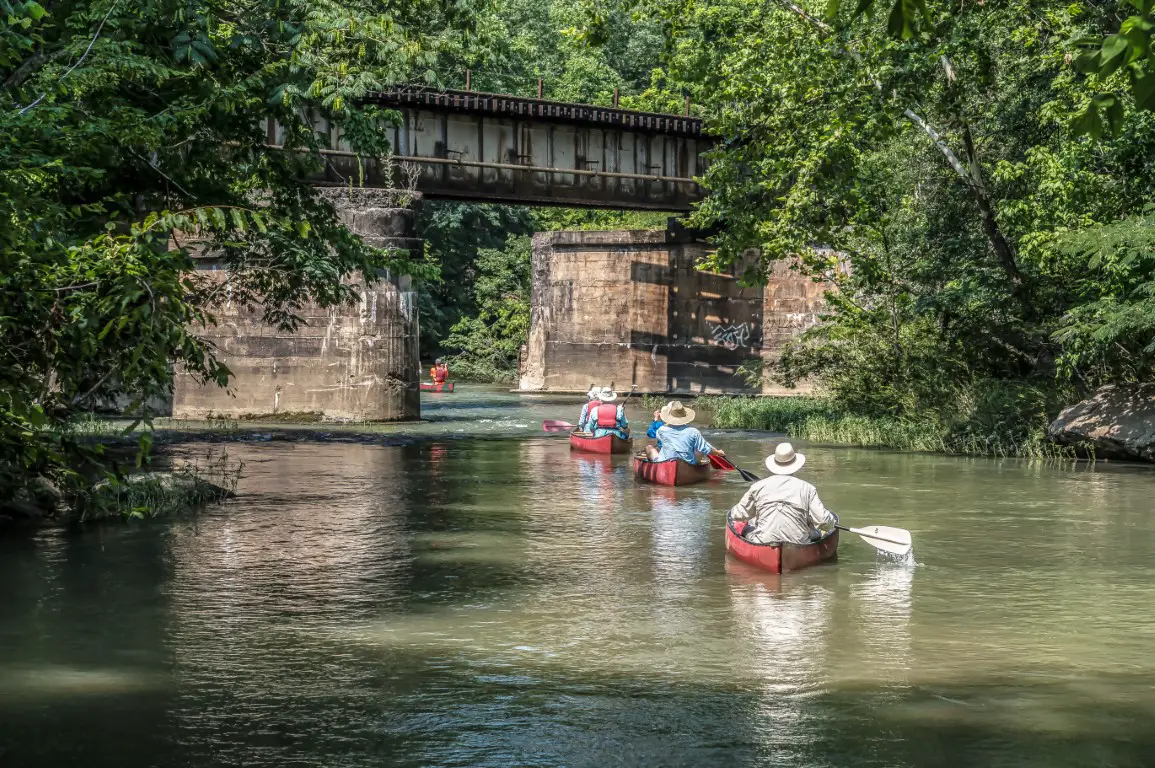 14 Best Places to Go Kayaking in Alabama
